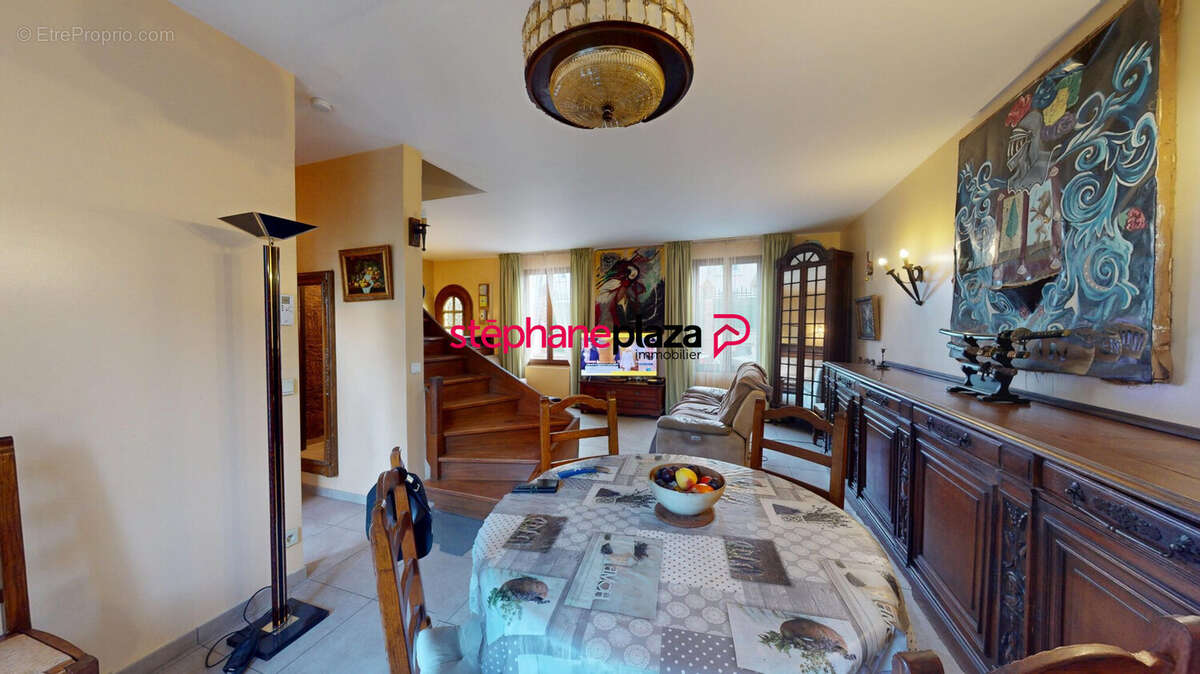 Maison à SARTROUVILLE