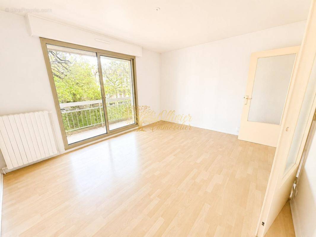 Appartement à SAINT-MAUR-DES-FOSSES