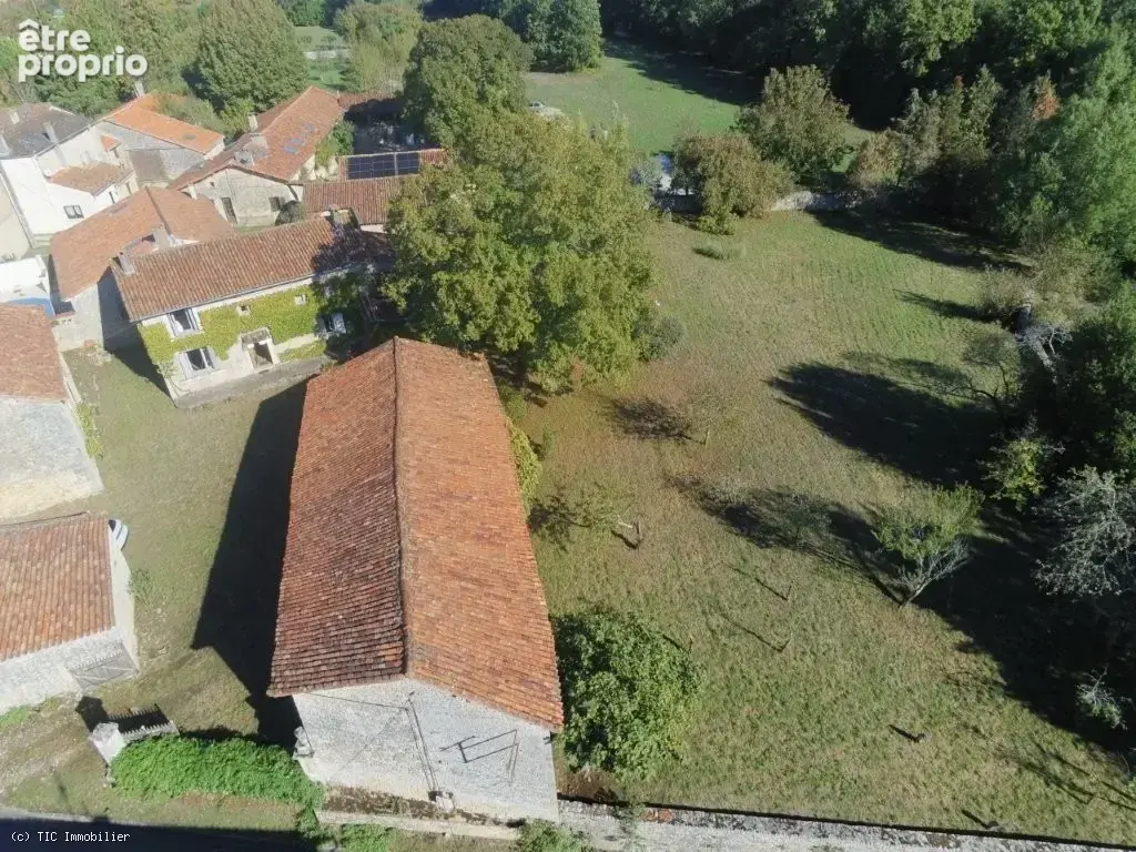 Deux Maisons A Rénover Avec Leur Grange et Un Beau Terrain - photo 2