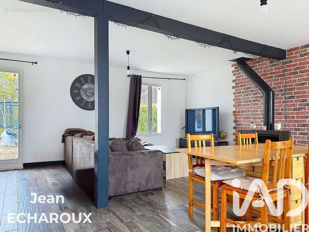 Photo 2 - Maison à MONDONVILLE-SAINT-JEAN