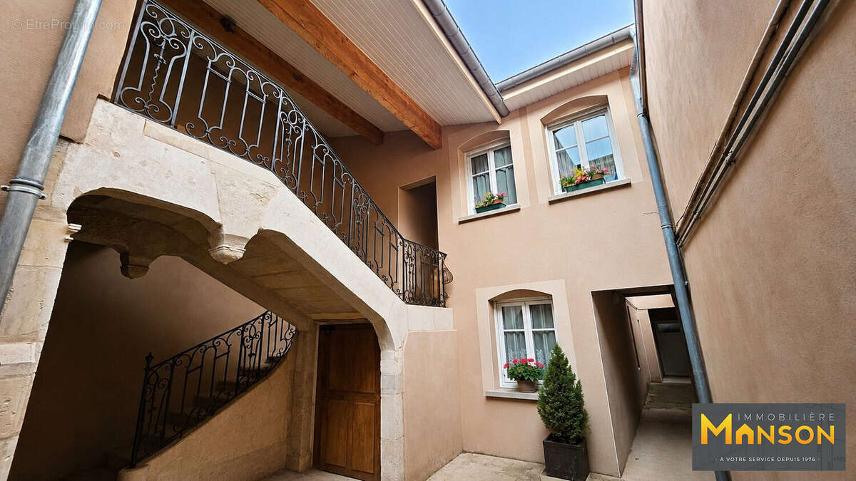 Appartement à ROSIERES-AUX-SALINES