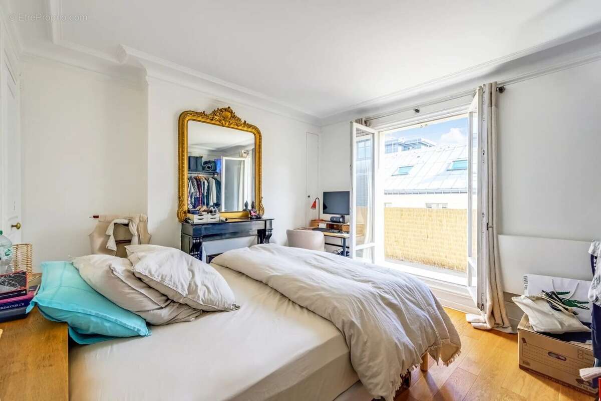 Appartement à PARIS-8E