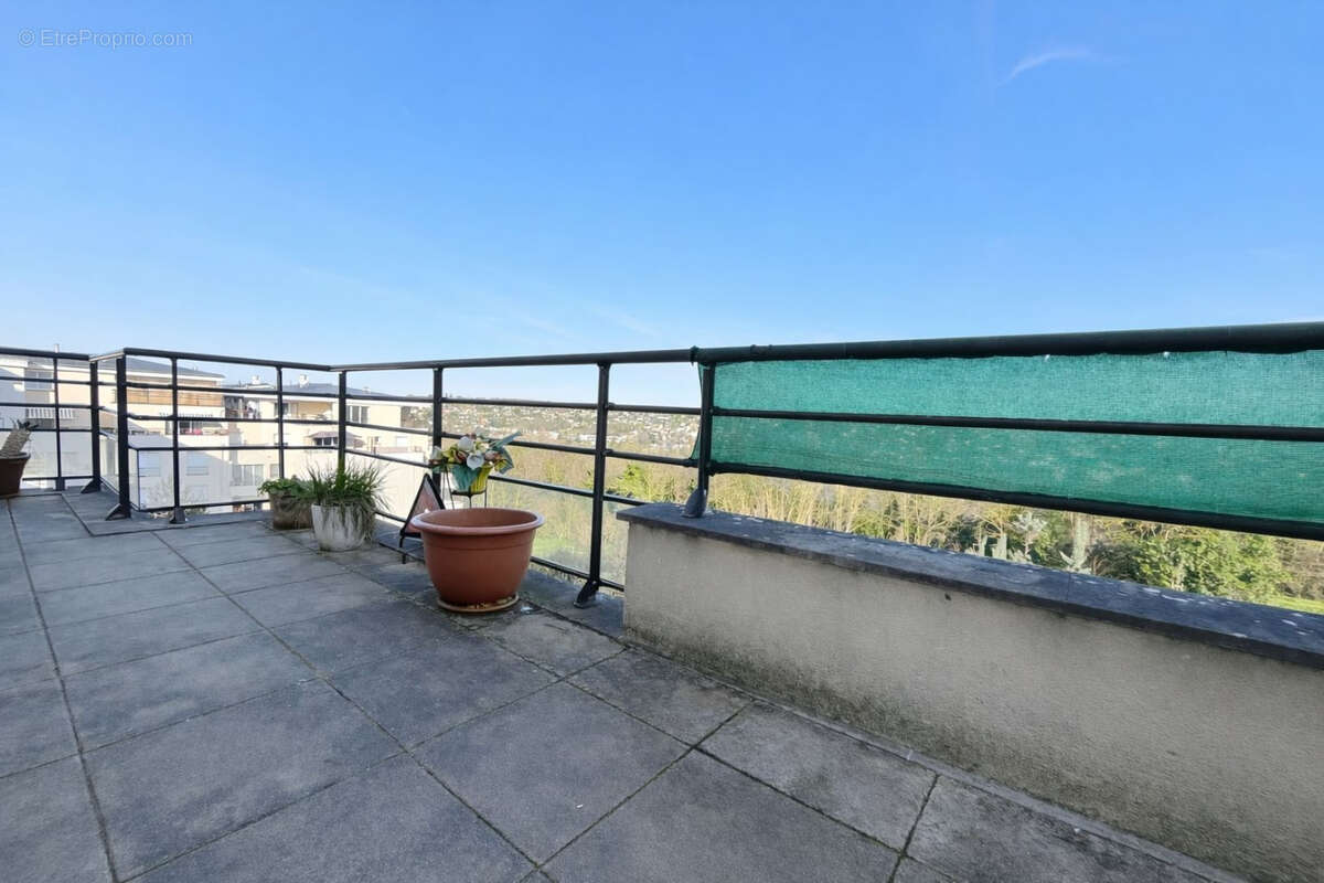 Appartement à CORBEIL-ESSONNES