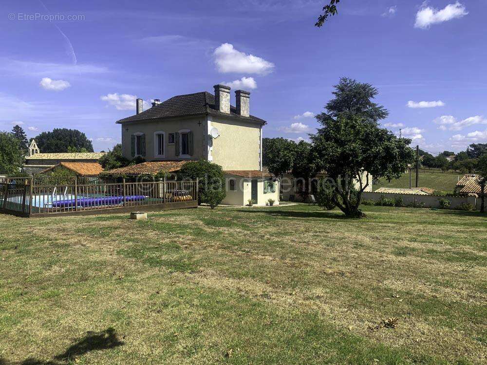 Maison à SAUZE-VAUSSAIS