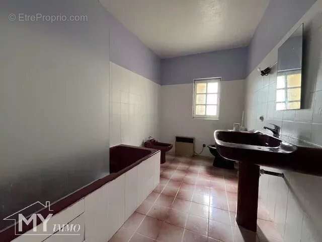 Lamothe Montravel : Maison de ville avec jardin. - photo 9
