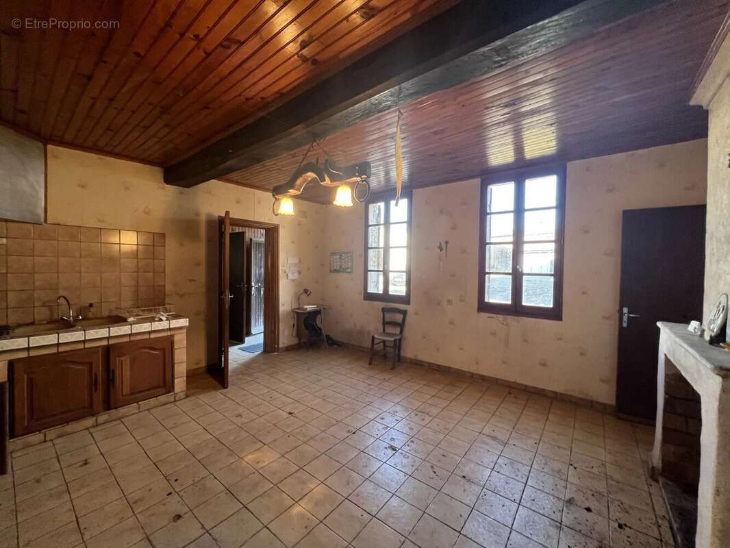 Maison à SAINT-EMILION