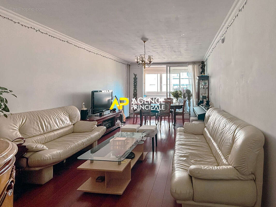 Appartement à SARTROUVILLE