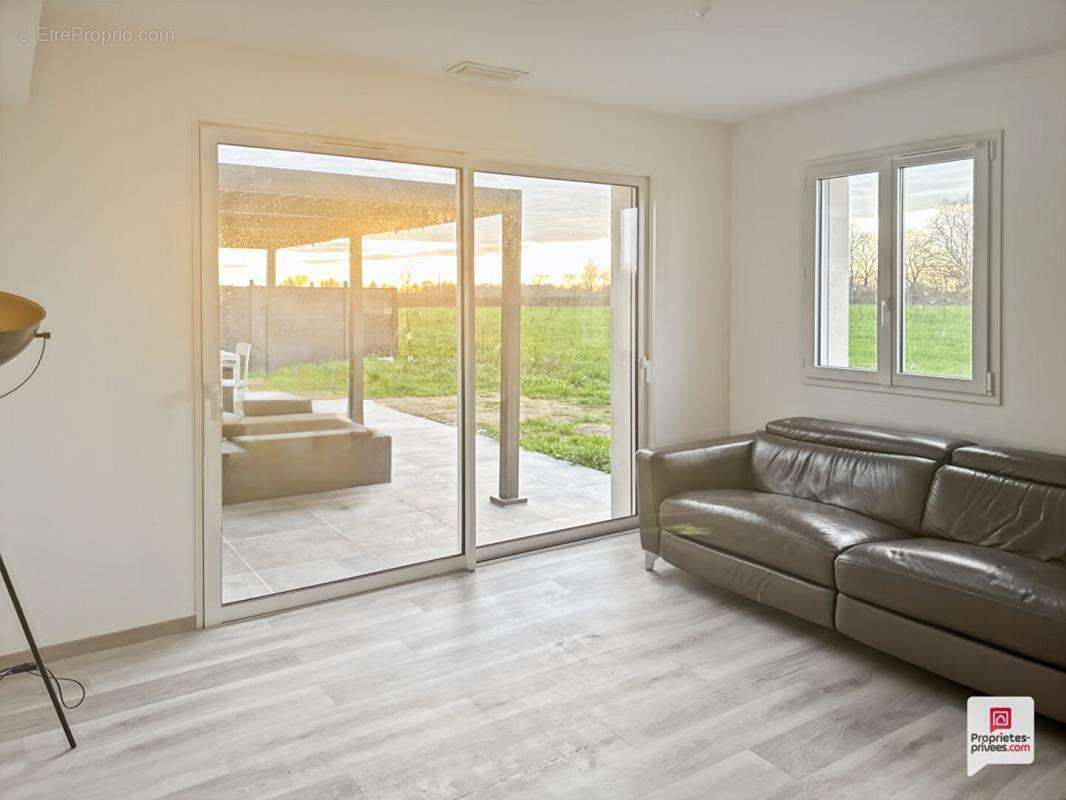 Maison à LA CHAPELLE-D'ALIGNE