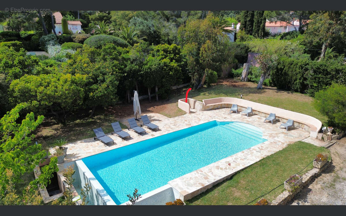 Maison à LES ISSAMBRES