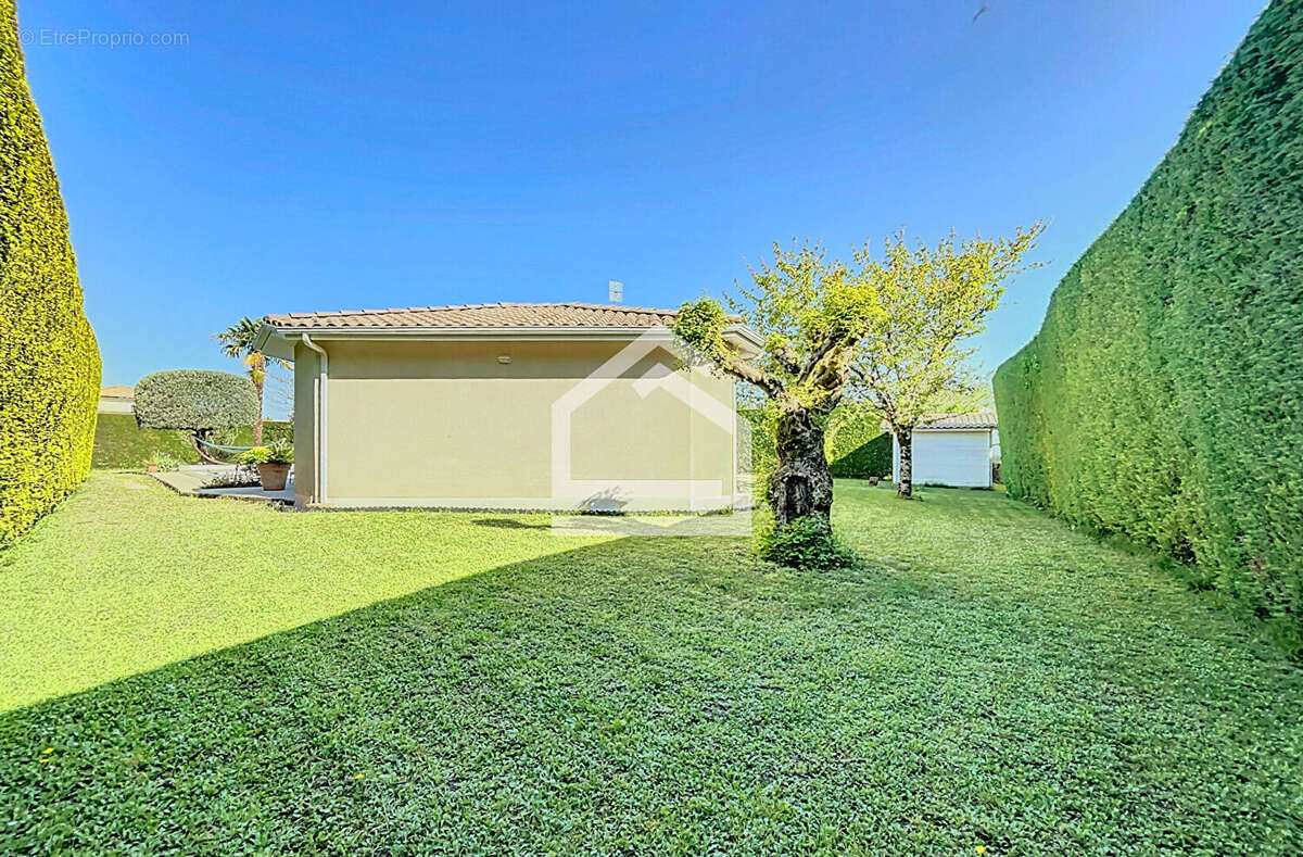 Maison à BLANQUEFORT