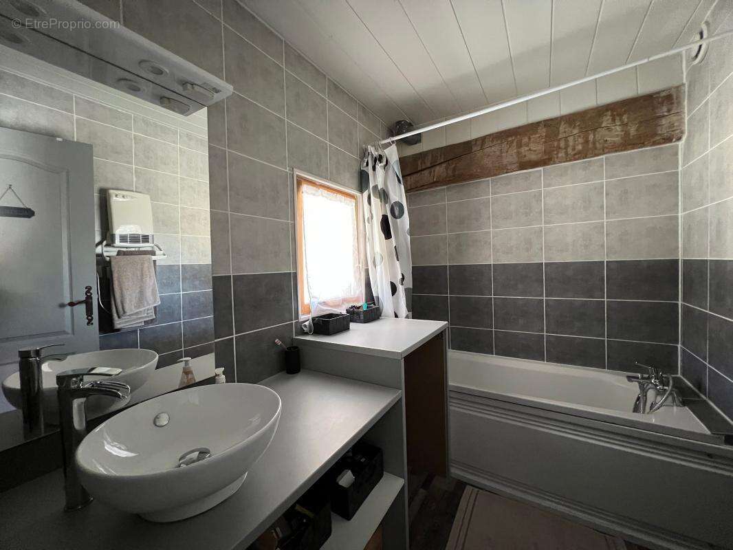 Appartement à VALLIERES