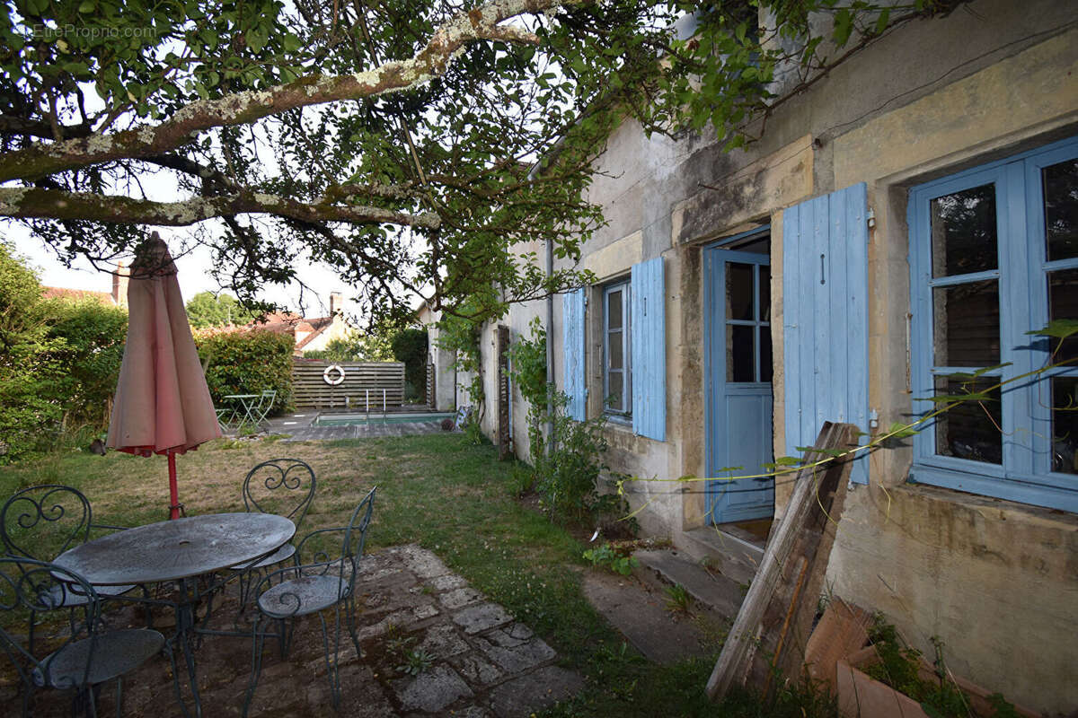 Maison à VARENNES-VAUZELLES