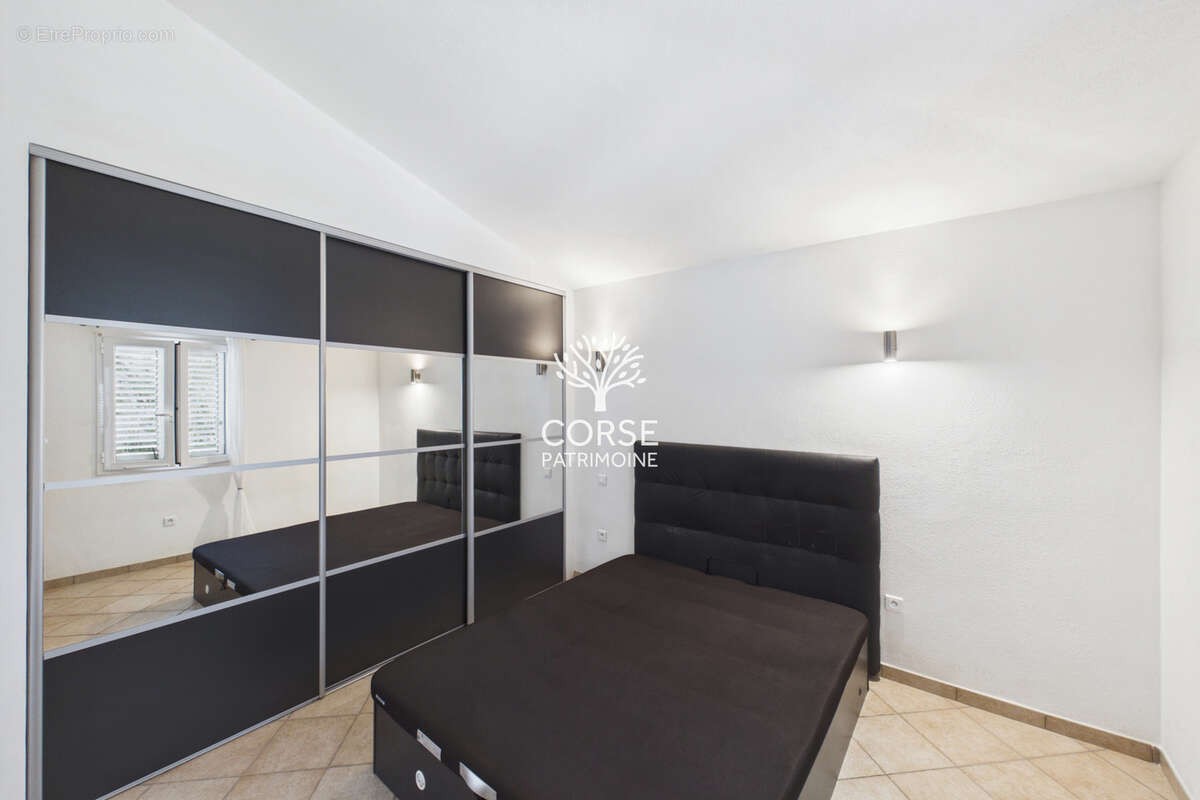 Maison individuelle avec piscine et garage - photo 4