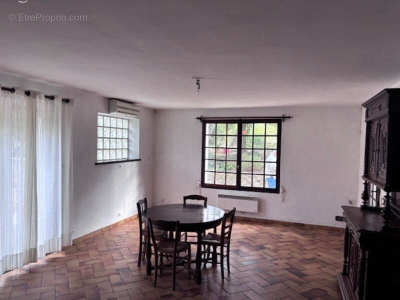 Maison à LA ROQUEBRUSSANNE