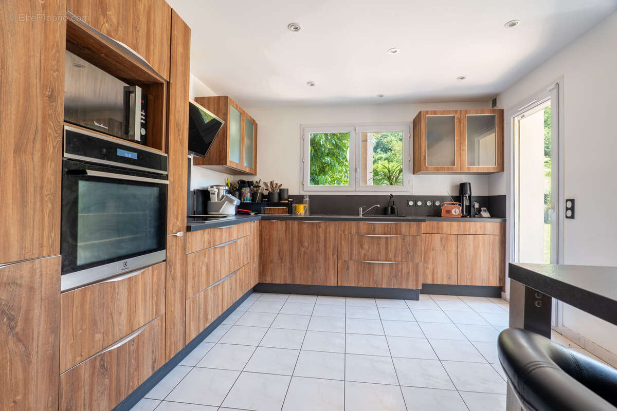 Exclusivité à Chambéry : Maison d'architecte de 225,21 m2 - photo 4