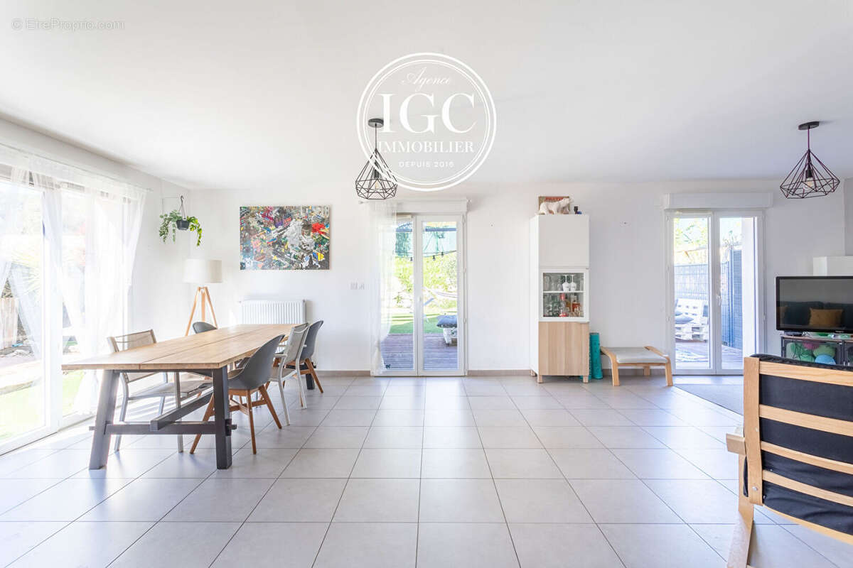 Maison à ENSUES-LA-REDONNE