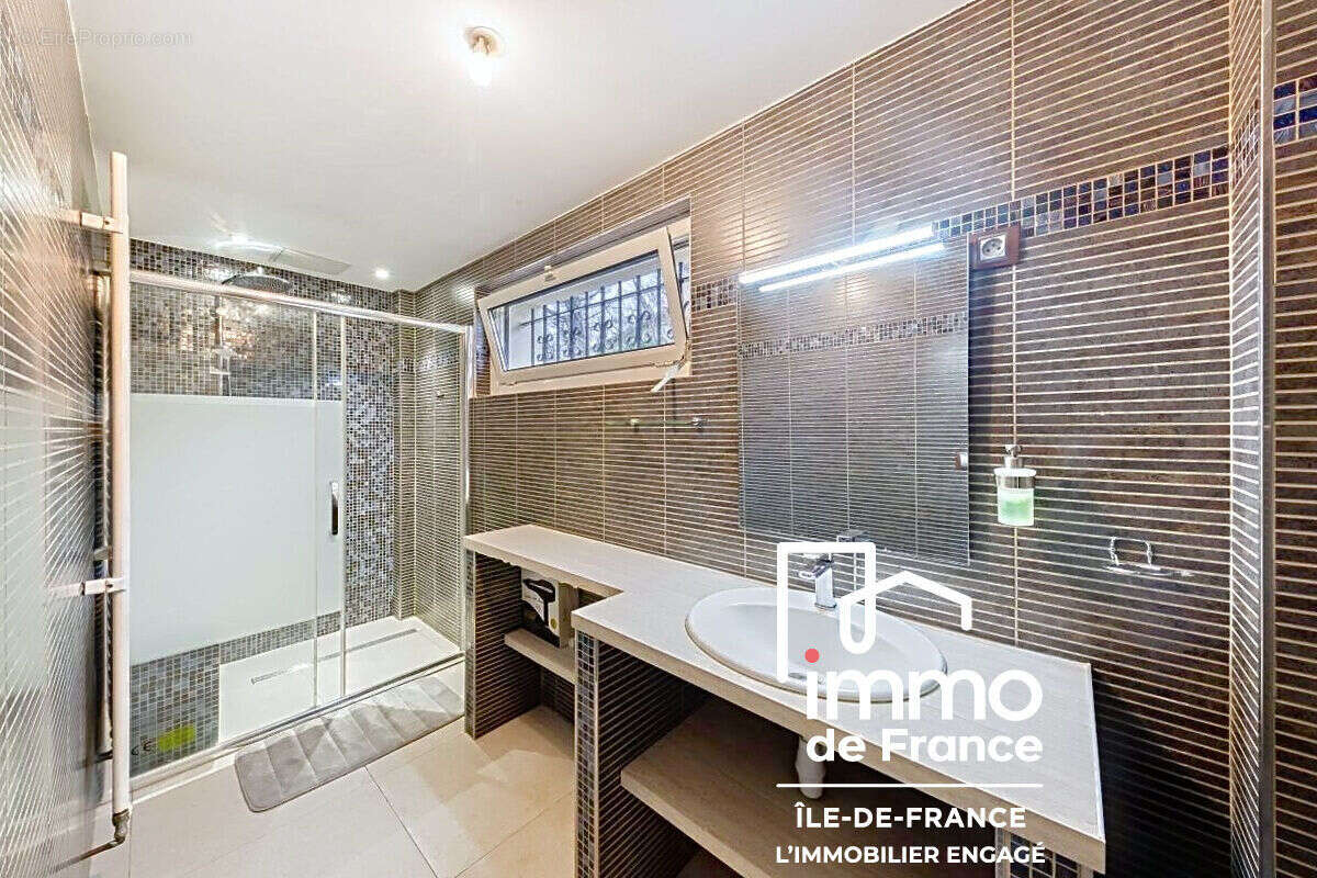 Maison de 237 m² 6 chambres - photo 12
