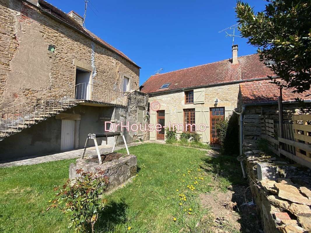 Maison à L&#039;ISLE-SUR-SEREIN