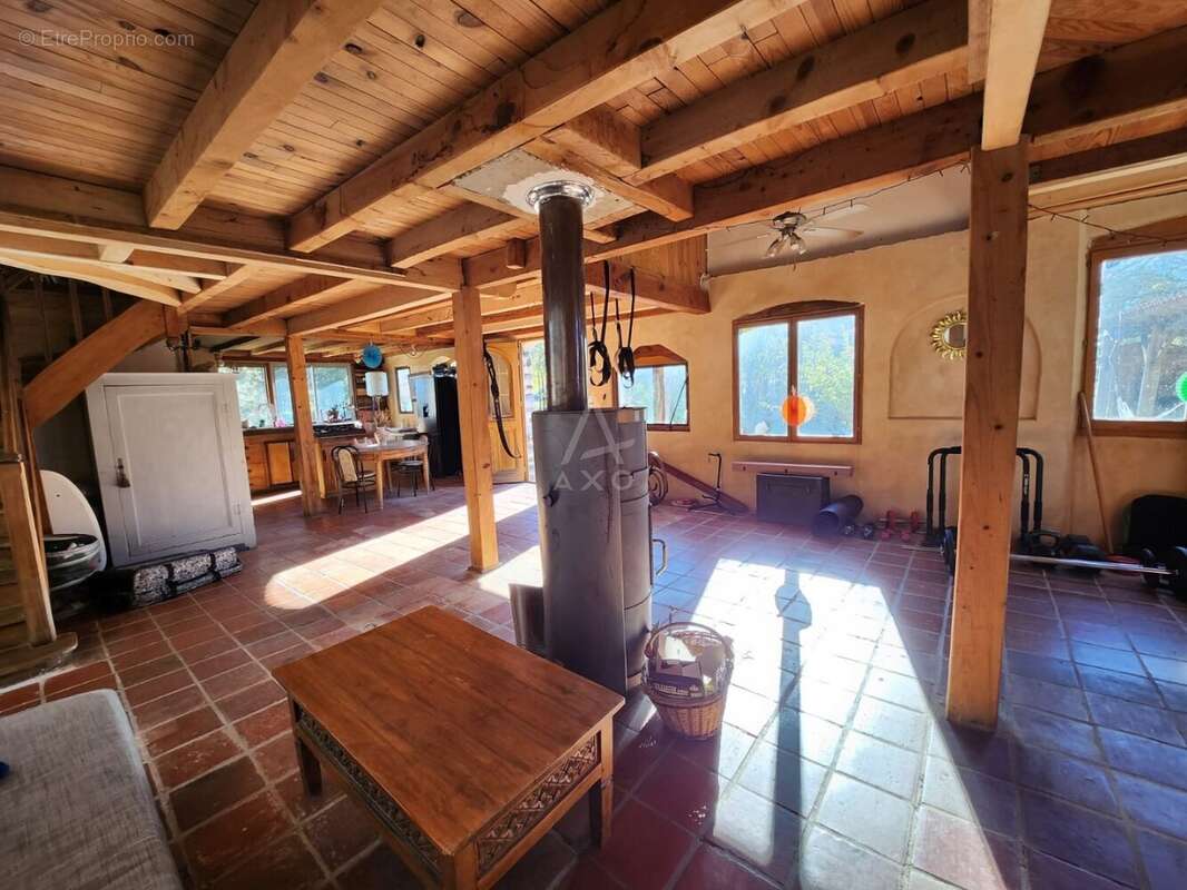 Disponible a la vente ancien corps de ferme d'exception avec gîte indépendant - photo 2