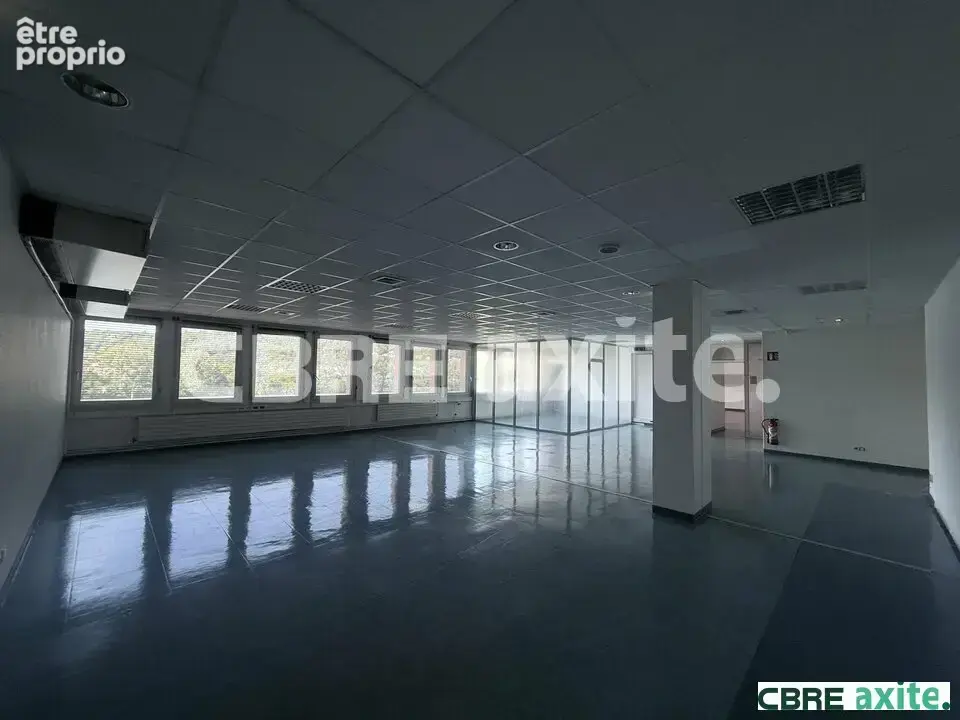 Commerce 1328 m² à Vienne  - photo 2