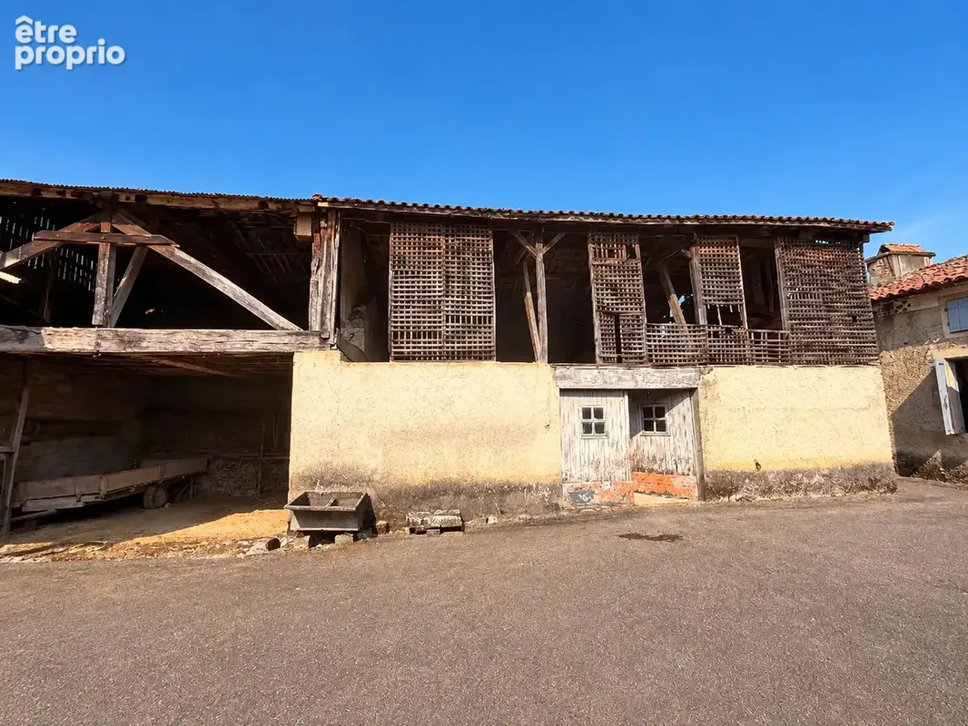 Ensemble immobilier avec deux maisons et nombreuses dépendances - photo 2
