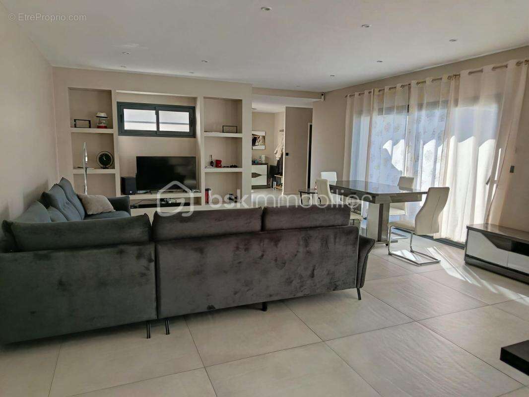 Maison à ROMANS-SUR-ISERE