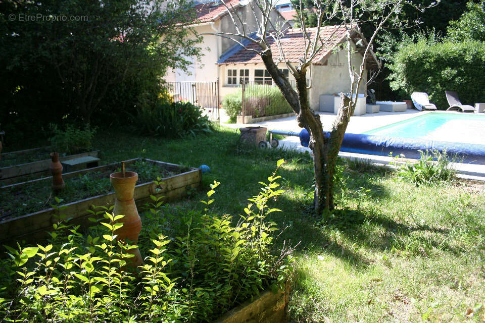Terrain 400 m² à Avignon  - photo 1