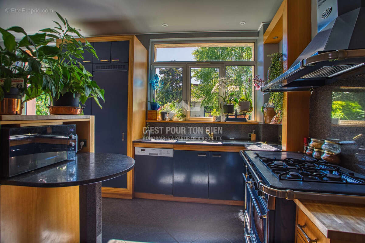 Maison 323 m² à Lezennes  - photo 8