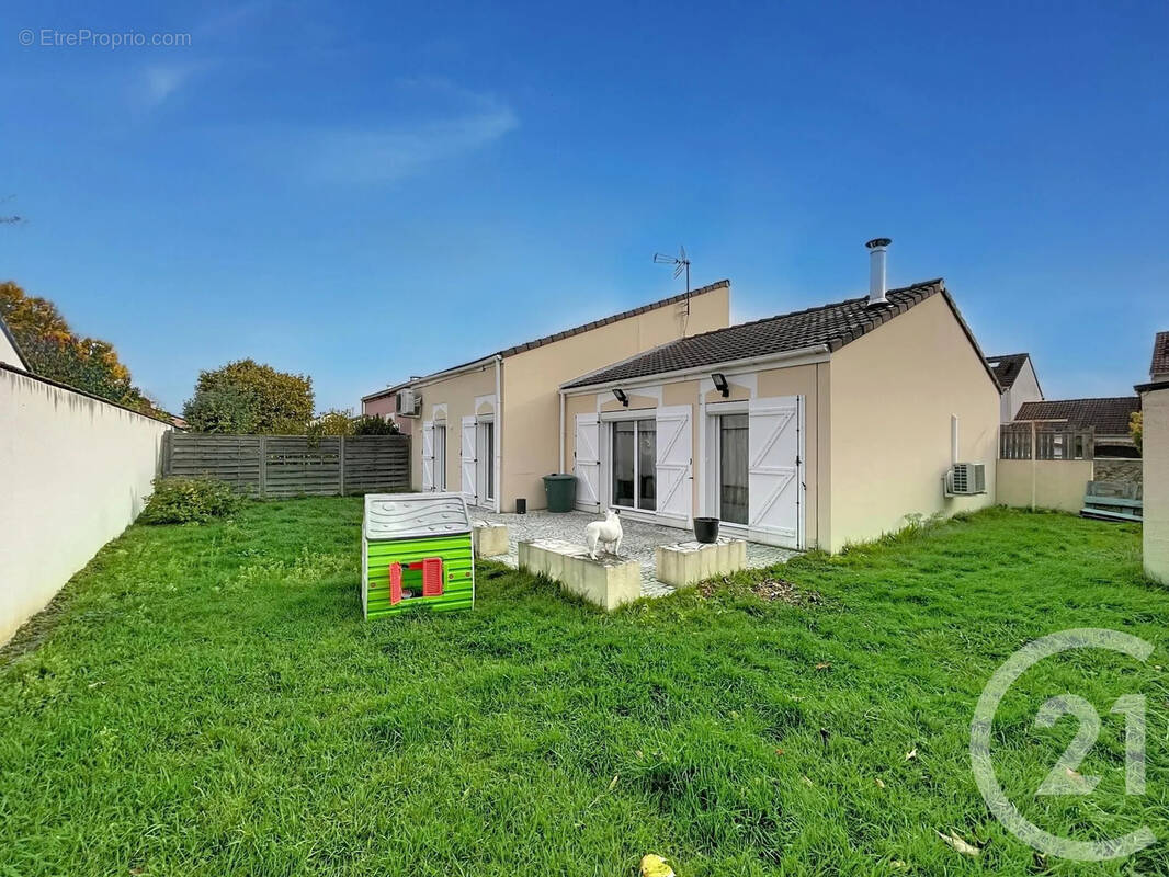 Maison à MOISSY-CRAMAYEL