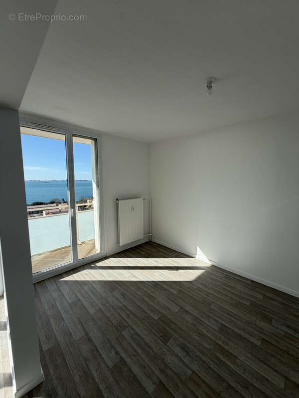 Appartement à PORT-DE-BOUC