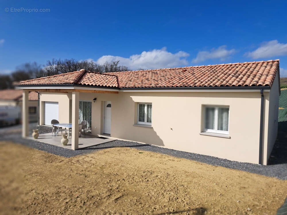 Maison à PREIGNAN