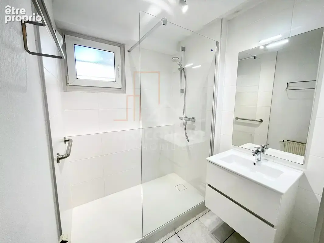 Bel appartement en rez-de-jardin de type 3 pièces de 67,06 m² Carrez à BISCHHEIM. - photo 7