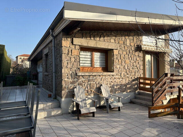 Photo 1 - Maison à SAINT-ETIENNE