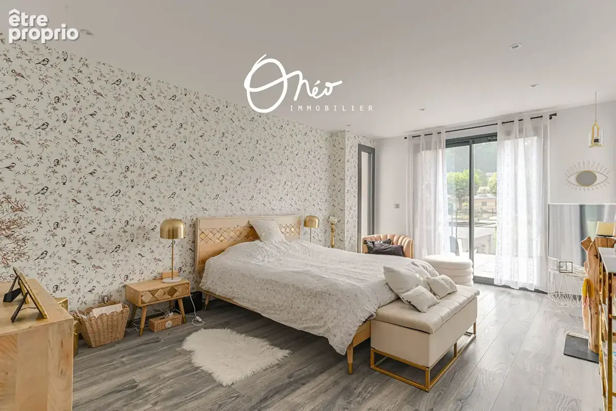 Coeur village - Villa contemporaine de 282 m2 sur sa parcelle de 2148 m2 - photo 13