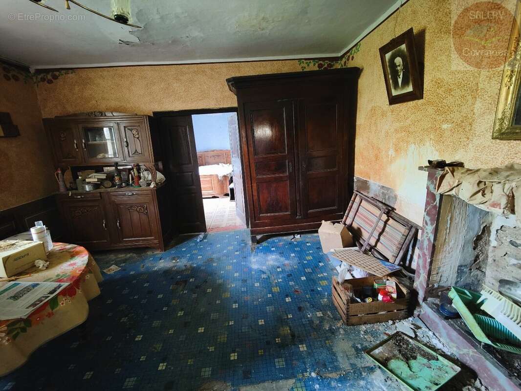 Maison à SAINT-MARTIN-DE-LANSUSCLE