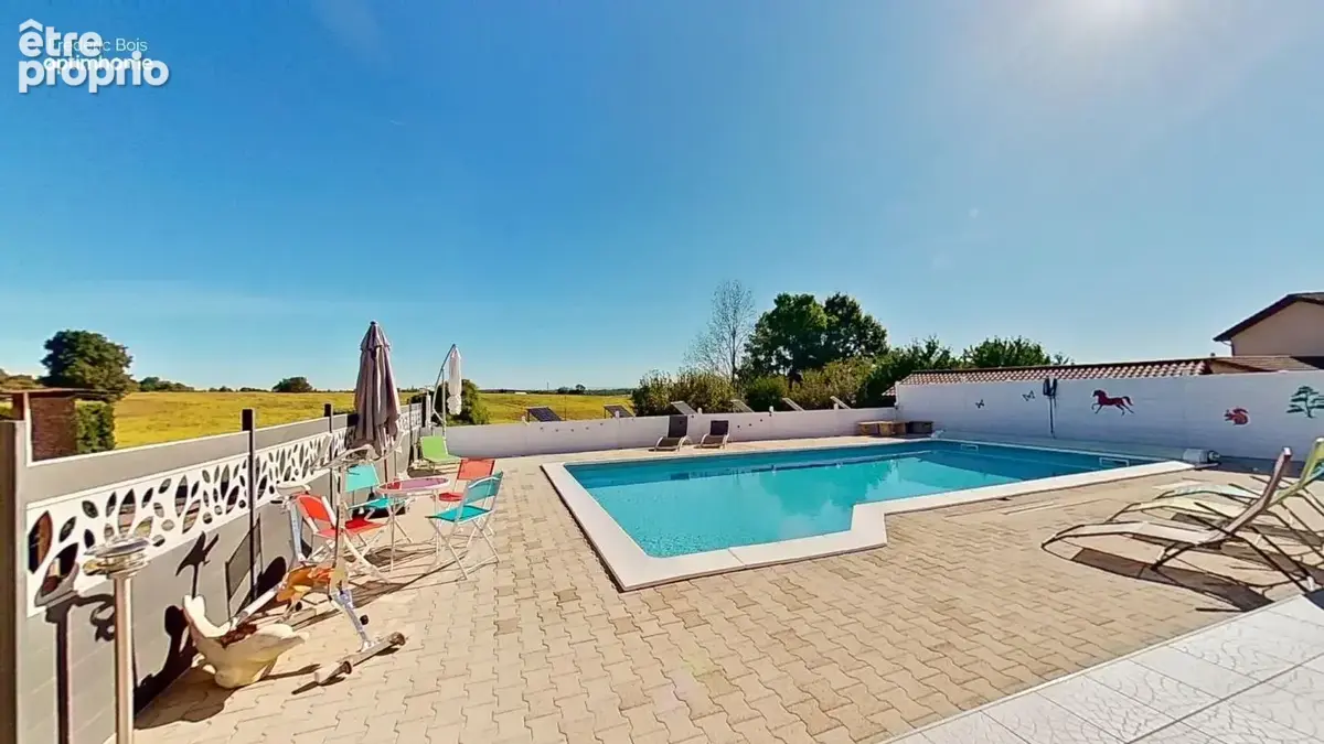 Maison familiale de 184 m² avec piscine et vue dégagée – Calme et confort - photo 8