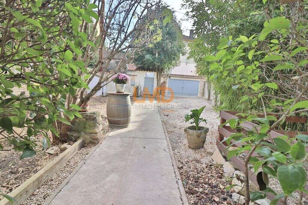 Maison à BESSE-SUR-ISSOLE