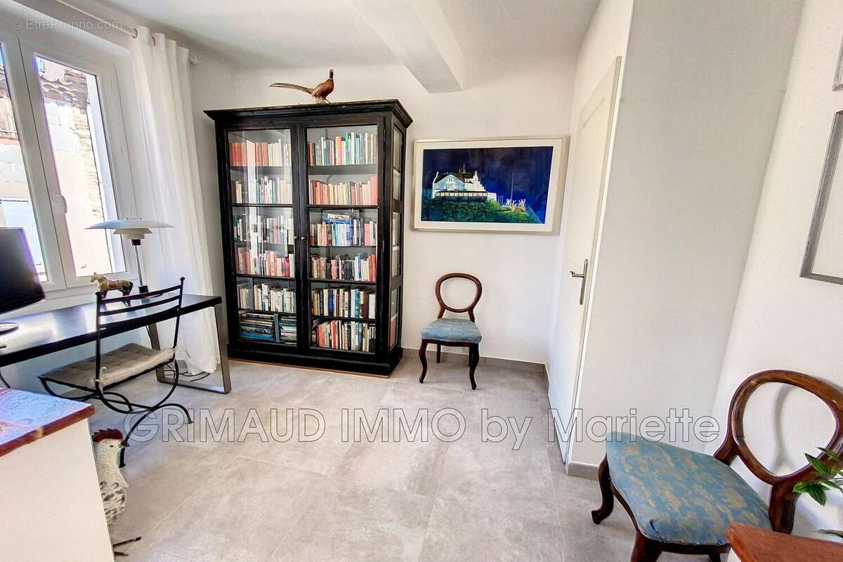 Maison à LA GARDE-FREINET