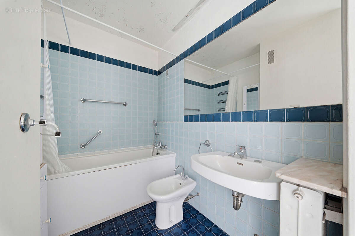 Appartement à PARIS-14E