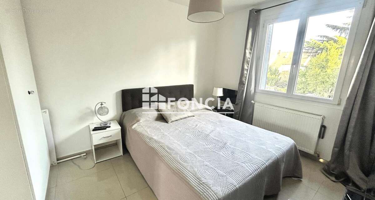 Maison à L&#039;HAY-LES-ROSES