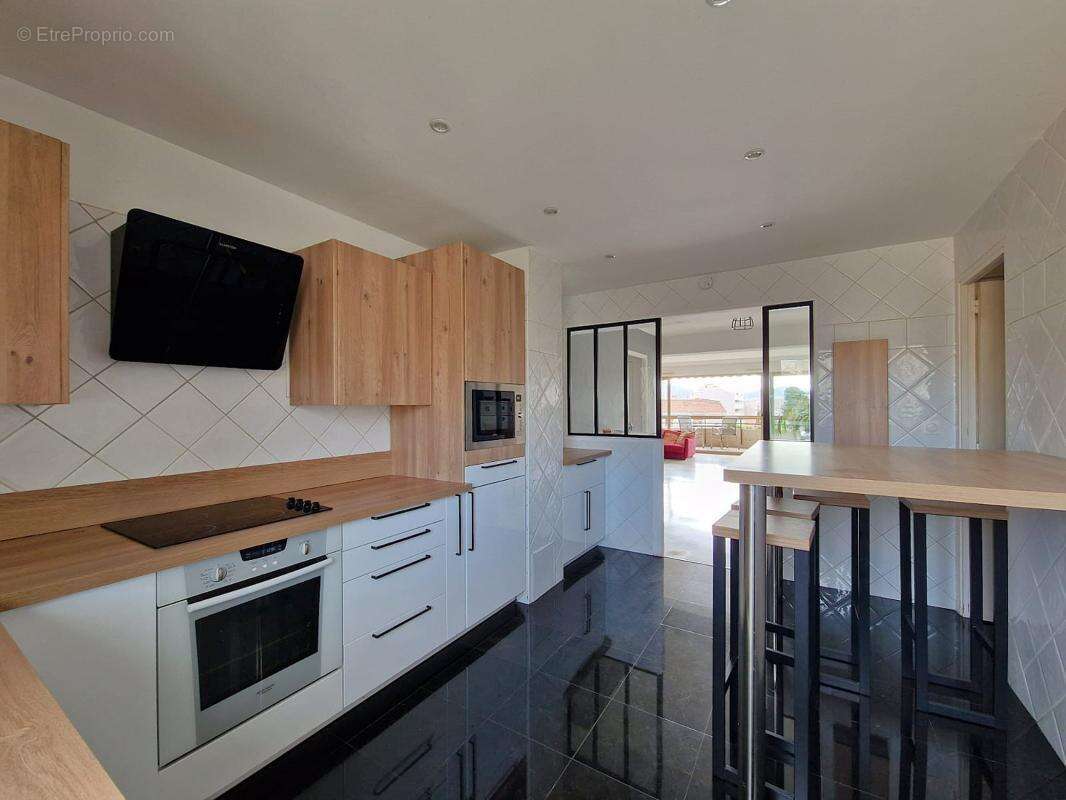Appartement à MARSEILLE-8E
