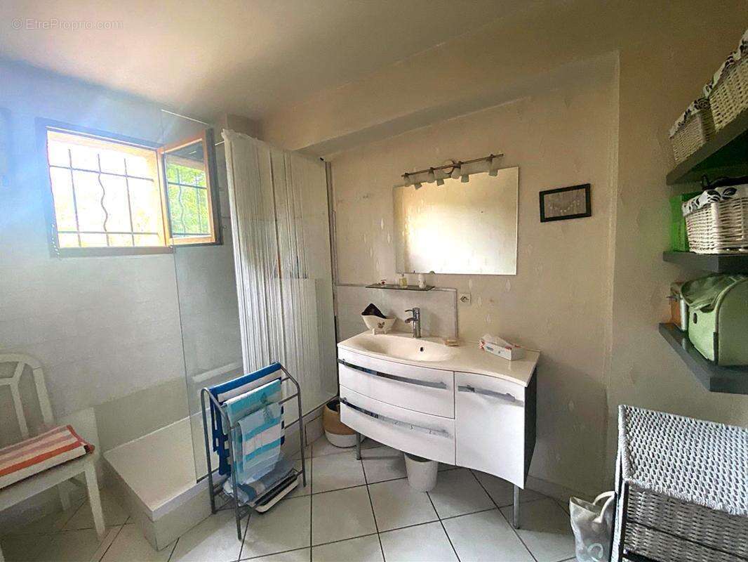 CARCES (83) - Maison 3p - 61m² - photo 8