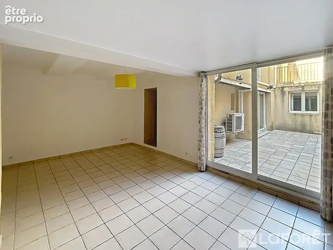 PIOLENC - Beau duplex de 90m², avec cour intimiste, solarium et garage! - photo 2