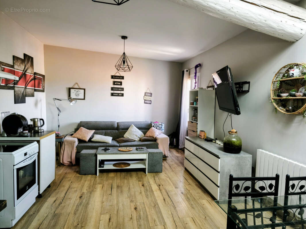 Appartement à SAINT-LAURENT-DE-LA-SALANQUE