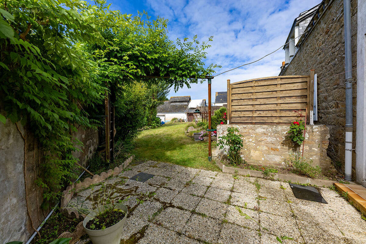 Maison à PLOUHINEC