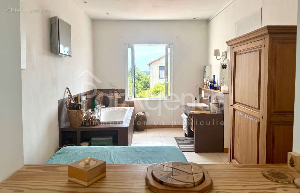 Maison à SAINT-GEORGES-DE-DIDONNE