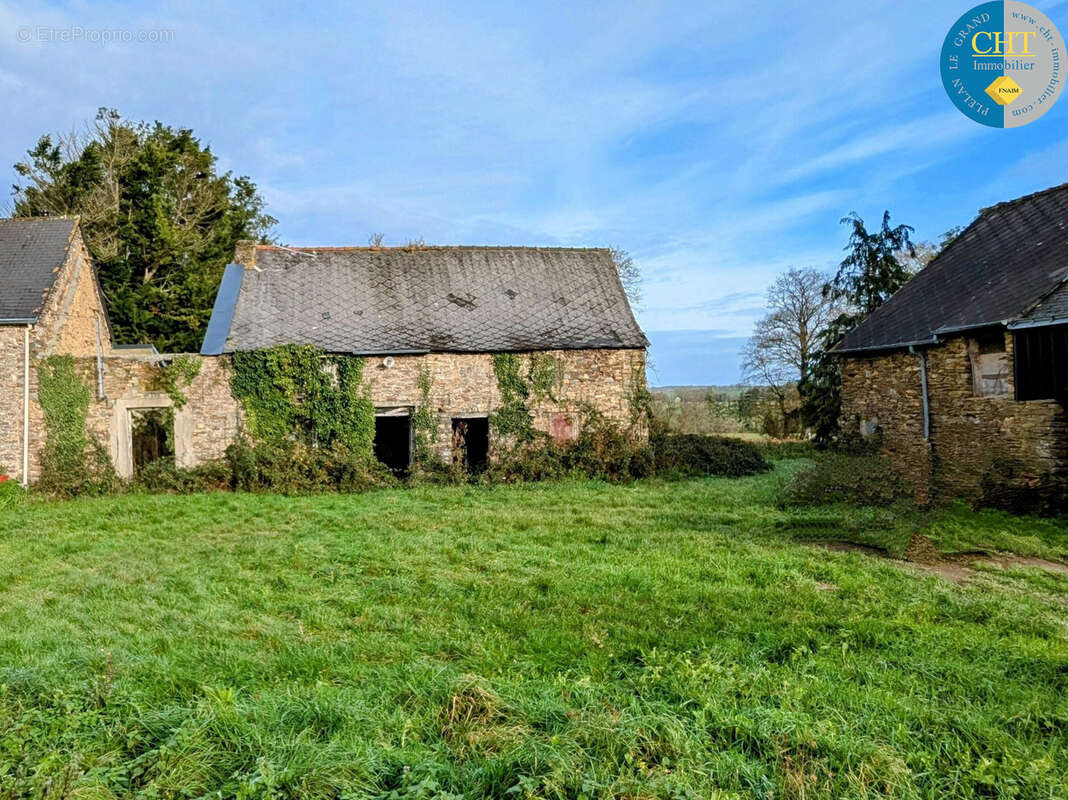 À Tréal, Maison à rénover d'environ 140m2 à acheter 30 100 € - photo 18