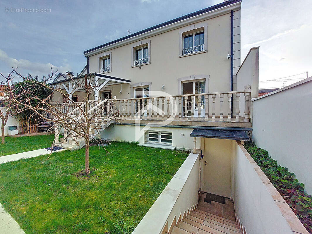 Maison à GOURNAY-SUR-MARNE