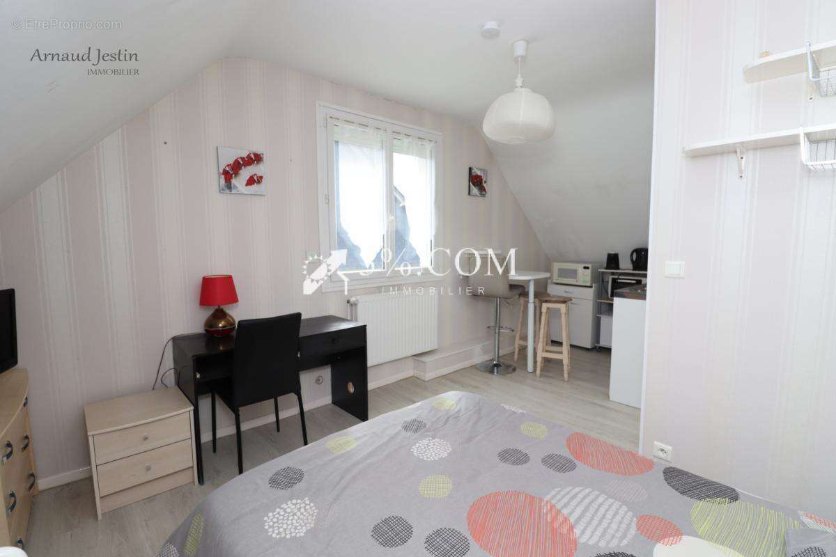 Maison à SAINT-JACQUES-DE-LA-LANDE