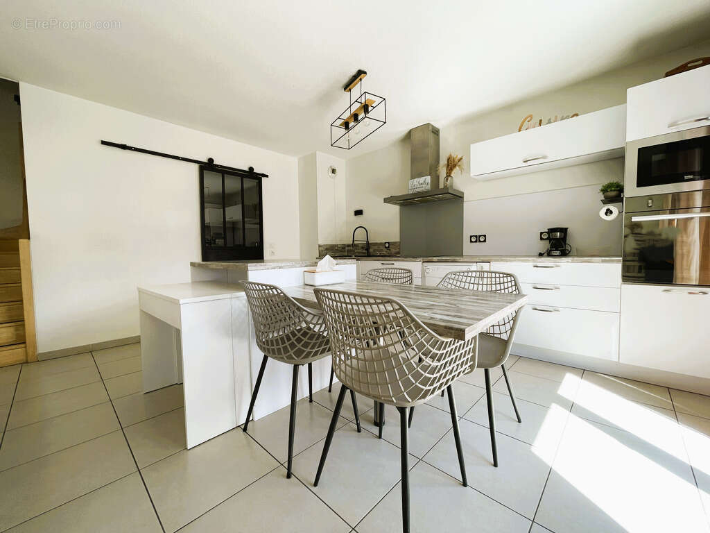 Maison à VEUREY-VOROIZE